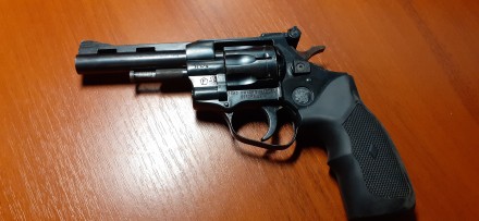 Револьвер Arminius Weihrauch HW4 4" под патрон флобера, с резинопластиковой руко. . фото 5