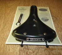 Продам кожаное седло Brooks B17 S (женское)

http://velopitstop.com.ua/g163545. . фото 5