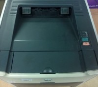 Лазерный принтер HP LaserJet 1320 A4, б/у. печать лазерная черно-белая, двусторо. . фото 2