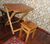 складной столик изготовлен столешница лам. дсп ,ножки из дерева размеры высота 5. . фото 2