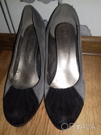 Туфли женские, размер 40, материал -замша, цвет - серо-черный, в отличном состоя. . фото 1