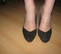 Шикарные замшевые туфли, (внутри кожа) размер 6 ( наш 38) в отличном состоянии, . . фото 5
