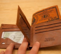 Мужской кошелек (портмоне) в абсолютно необычном дизайне.
Изготовлен очень каче. . фото 7