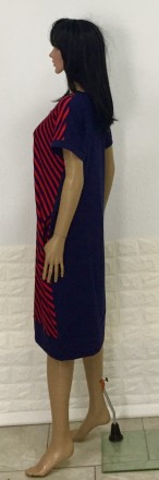 Красивое женское платье из вискозной ткани, с двумя боковыми карманами. Сочетани. . фото 4