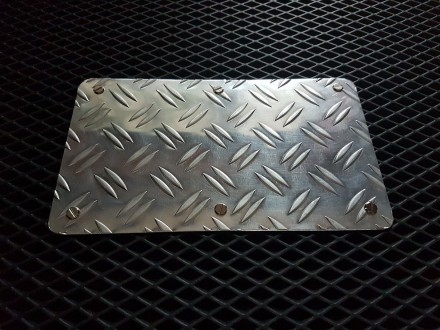 Алюминиевый подпятник на водительский автоковрик
Подпятник металлический автомоб. . фото 2