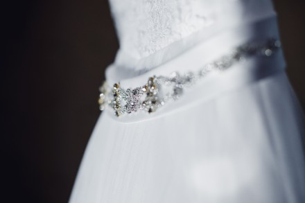 Продам свадебное платье с открытыми плечиками кружевом. Чисто белое, корсет (раз. . фото 4