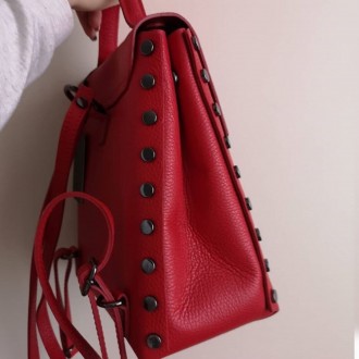 Стильна, зручна італійська сумка-рюкзак високої якості
Країна виробник-Італія
. . фото 4