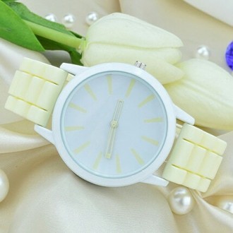 Яркие женские часы на силиконовом ремешке. Цвета: белые, светло-жёлтые, жёлтые, . . фото 6