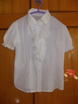 Рубашка детская на 6-9лет тип-шелк, белая,состояние хорошее,Плечи-30см,длинна во. . фото 4