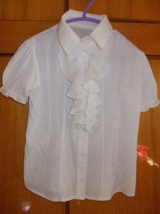 Рубашка детская на 6-9лет тип-шелк, белая,состояние хорошее,Плечи-30см,длинна во. . фото 5