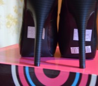 Очень красивые и стильные женские туфли. 
Размер: 38.
Высота каблука 13 см. 
. . фото 3