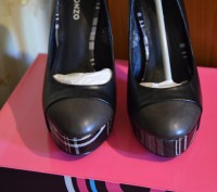 Очень красивые и стильные женские туфли. 
Размер: 38.
Высота каблука 13 см. 
. . фото 2