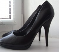 Элегантные туфли,  Италия
Натуральная кожа, европейское качество
Цвет черный
. . фото 4
