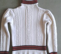 Очень теплый свитер молочного цвета,коротенький, с красивым узором, разм.S. В от. . фото 4
