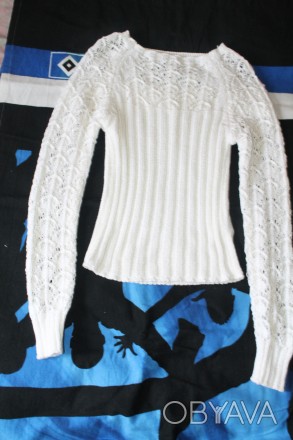 Нарядный белоснежный вязанный свитер,очень нежно смотрится,лежит по фигуре,длина. . фото 1