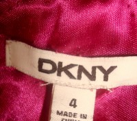 Курточка на девочку ТМ DKNY на резинке с капюшоном.

Возраст - 4
Сезон: весна. . фото 9