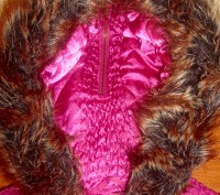 Курточка на девочку ТМ DKNY на резинке с капюшоном.

Возраст - 4
Сезон: весна. . фото 7