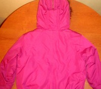 Курточка на девочку ТМ DKNY на резинке с капюшоном.

Возраст - 4
Сезон: весна. . фото 3