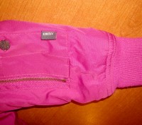 Курточка на девочку ТМ DKNY на резинке с капюшоном.

Возраст - 4
Сезон: весна. . фото 8