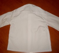 Рубашка на мальчика

Манжеты и воротник из серебристых вставок

Цвет: белый
. . фото 4