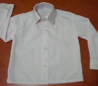 Рубашка на мальчика

Манжеты и воротник из серебристых вставок

Цвет: белый
. . фото 2