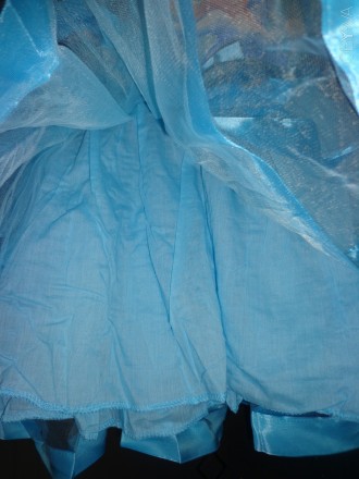 Нарядное платье с Эльзой . Верх и подкладка из хлопка. Рисунок украшен стразами.. . фото 7