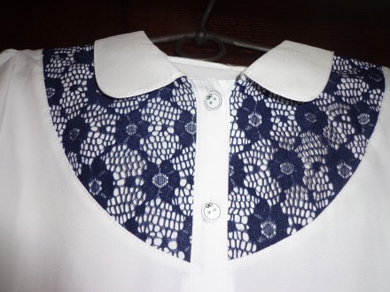 Стильная блузка для школы. Блуза украшена вставками контрастного кружева.
Разме. . фото 5