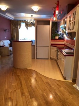 Продажа 4-х комнатной квартиры на Старонаводницкой 6б после ремонта, самый центр. . фото 3