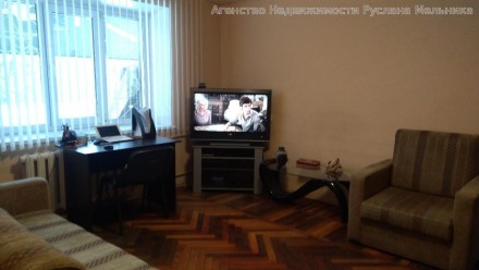 Продается двухкомнатная квартира в Киеве, пр-т Голосеевский 89, метро Васильковс. Голосеево. фото 2
