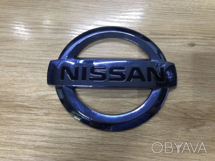Эмблема значок Nissan двери багажника бу  Nissan Leaf. . фото 1