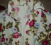 Халат махровый в отличном состоянии на пугвицах ,с двумя накладными карманами.На. . фото 2