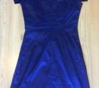 Нове атласне плаття насиченого синього кольору.Воротник шифонове жабо.Стильне і . . фото 3