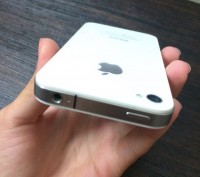 iPhone 4 32GB. Телефон в идеальном состоянии(ни царапины), спереди матовая пленк. . фото 4
