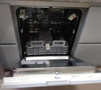 Полностью встраиваемая посудомойная машина Whirlpool W 74, распродажа с выставки. . фото 2