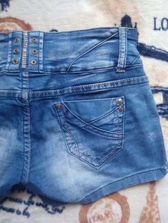 Шорты джинсовые модные короткие. Размер 28 (большемерят, смотрите замеры ниже). . . фото 8