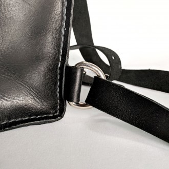 Женский городской рюкзак выполнен из натуральной кожи КРС черного цвета. Прошит . . фото 9