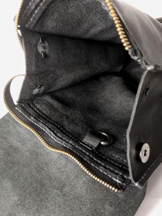 Женский городской рюкзак выполнен из натуральной кожи КРС черного цвета. Прошит . . фото 8