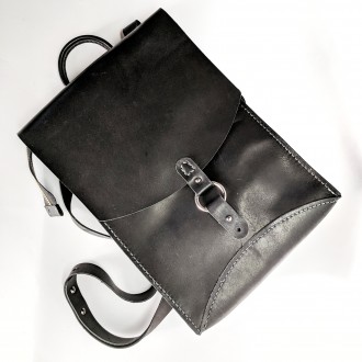 Женский городской рюкзак выполнен из натуральной кожи КРС черного цвета. Прошит . . фото 2