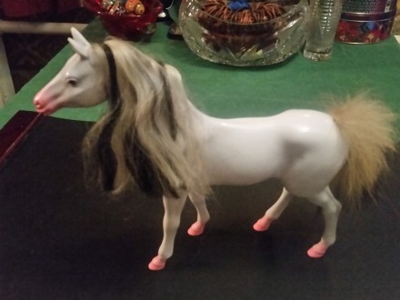Продам игрушку лошадка. Цвет белый. Размеры 17 см, высота в холке 25 см. Высота . . фото 4