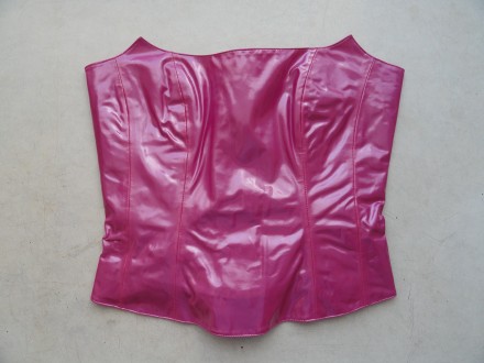 Виниловый топ бюстье корсет от британского бренда «Topshop» розового цвета.
Кач. . фото 2