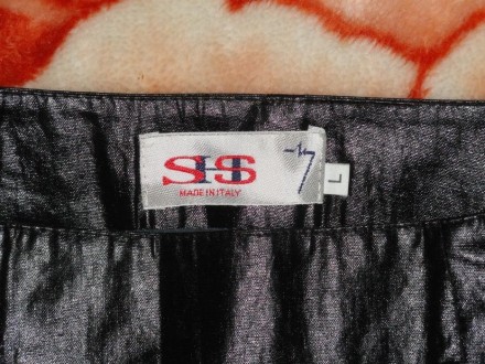 Кожаная мини-юбка от итальянского бренда «SHS» из эко-кожи, cо скрытой застёжкой. . фото 5