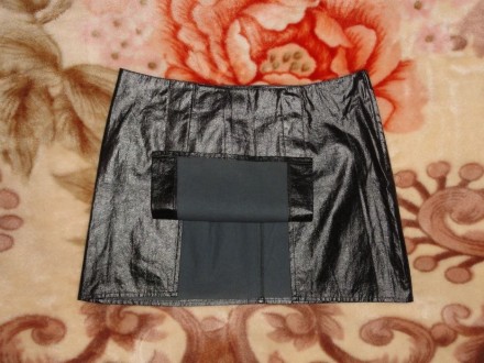 Кожаная мини-юбка от итальянского бренда «SHS» из эко-кожи, cо скрытой застёжкой. . фото 3