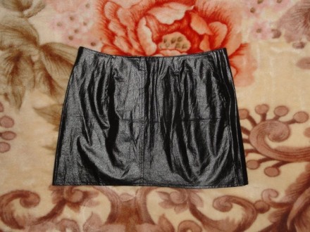 Кожаная мини-юбка от итальянского бренда «SHS» из эко-кожи, cо скрытой застёжкой. . фото 4