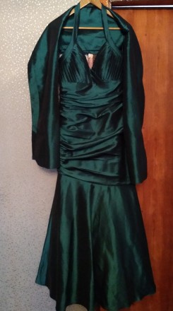 Шикарнейшее платье фасона "Рыбка" ярко-изумрудного цвета с отливом + шарф-накидк. . фото 7