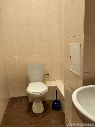 Клініка знаходиться на вул. Кіквідзе, недалеко від метро "Дружби Народів".
Кліні. Печерск. фото 9