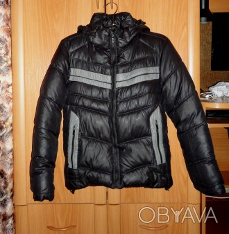 продам курточку на мальчика, б/у, р 140-150 см, цвет черный с серыми вставками. . . фото 1