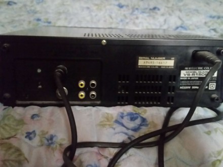 Видеоплеер Akai VS-R150EM VHS.
Стандарт видеозаписи: PAL/MESECAM;
Стандарт вос. . фото 4