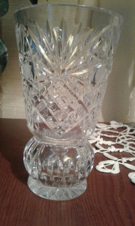 1. Кришталева ваза для квітів радянських часів. Висота - 18.5 см, діаметр верхнь. . фото 5
