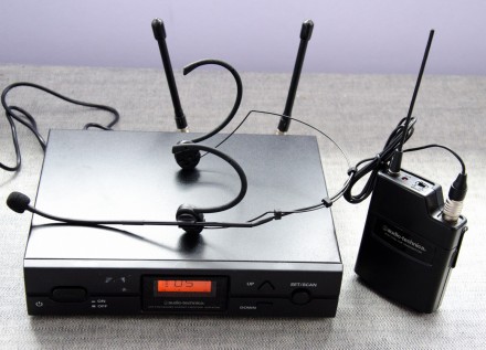Радіосистема Audio-Technica 2000 series з наголовним мікрофоном. Привезена з США. . фото 2