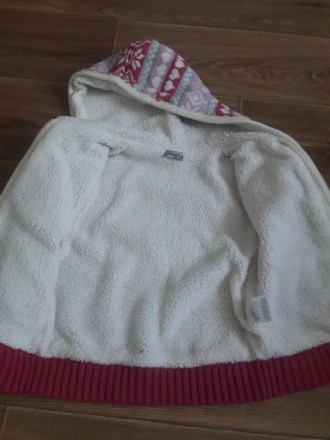 Продам курточку-светер на дівчинку 3 рочки куплену в Італії
Рукав 34
Довжина 3. . фото 3